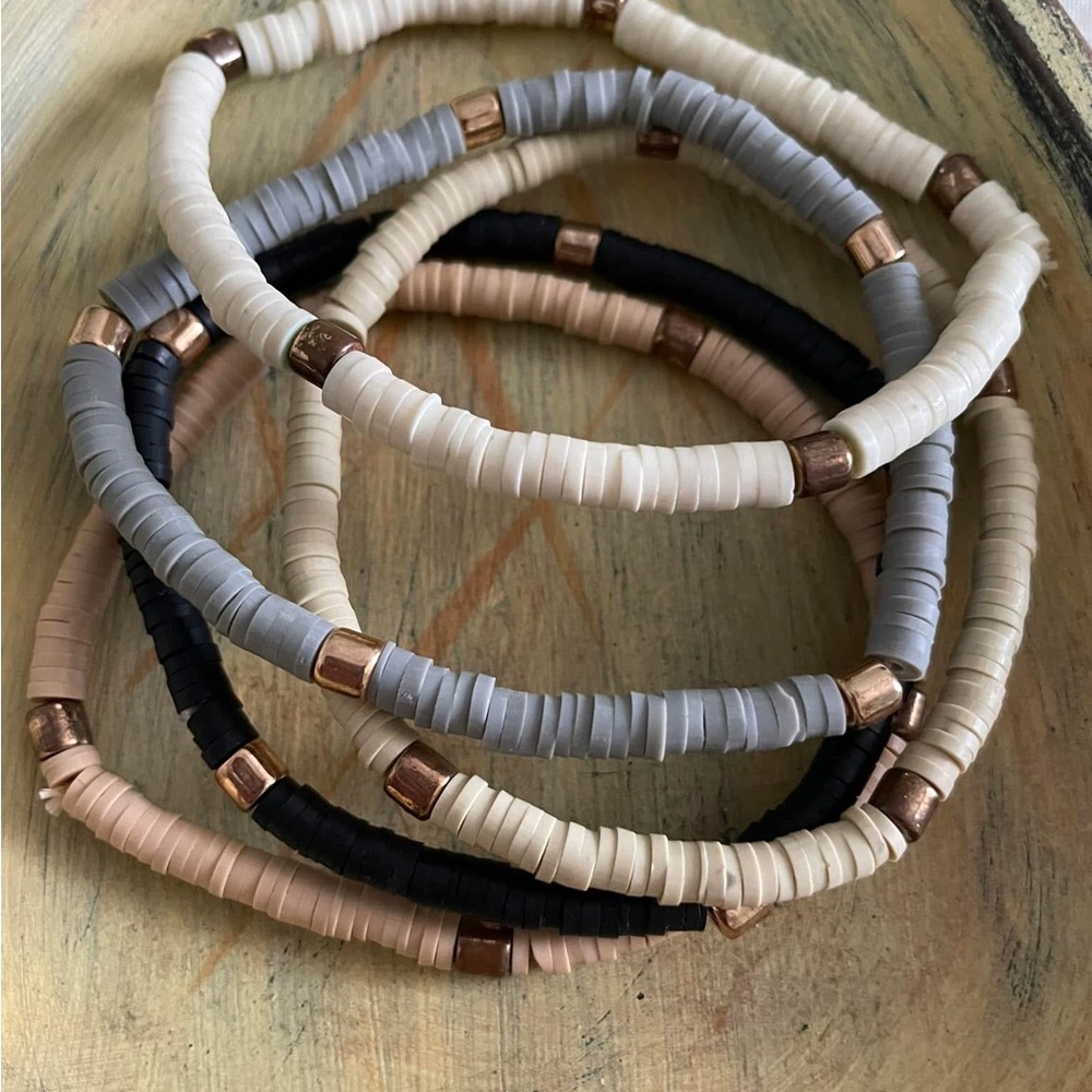 Set of 5 stretch bracelets